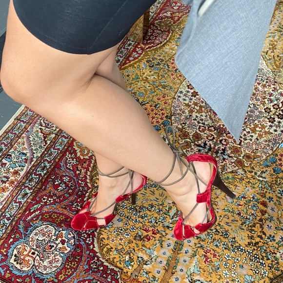 Vintage 70’s YSL red velvet stilettos with leather lace up detail - Picture 8 of 8